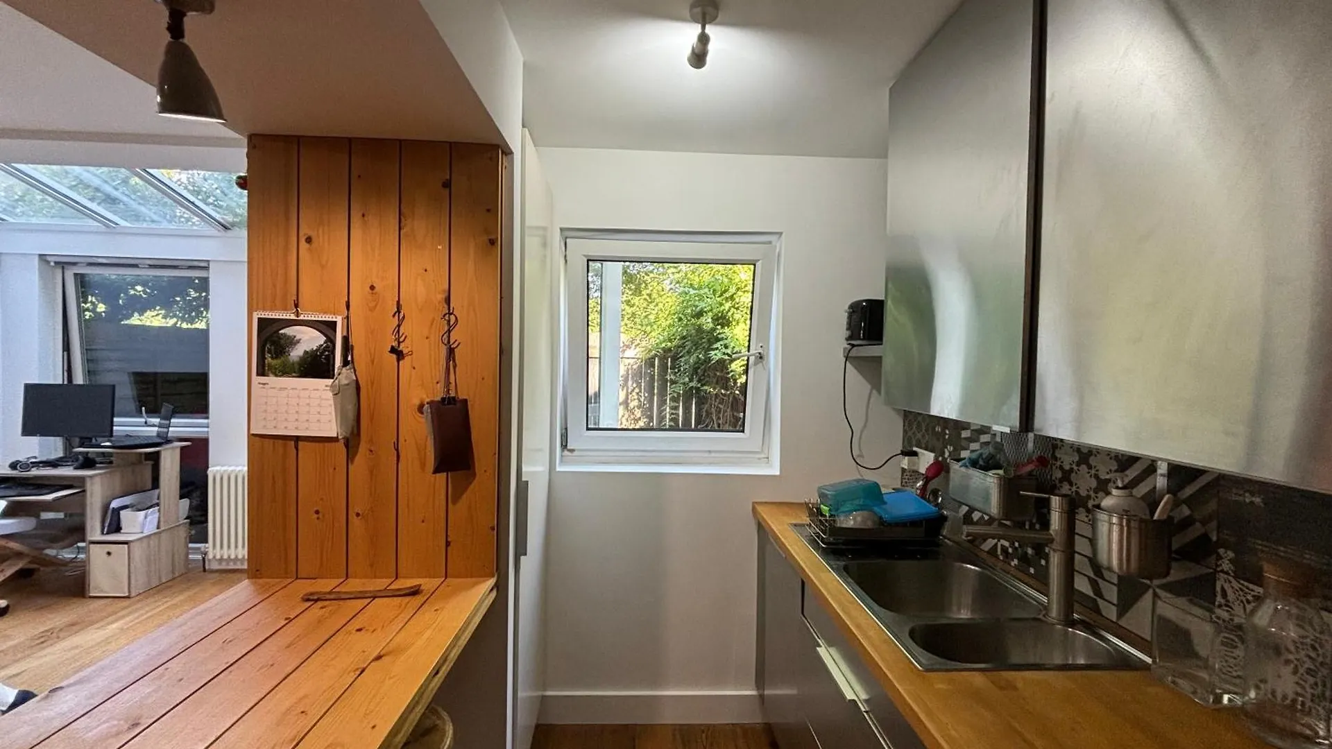 Contemporary Flat W Private Patio London Fields Apartment United Kingdom