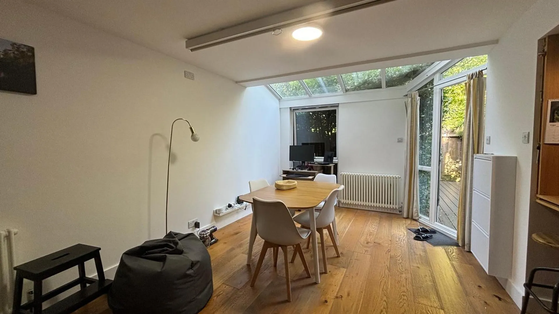 Contemporary Flat W Private Patio London Fields 아파트
